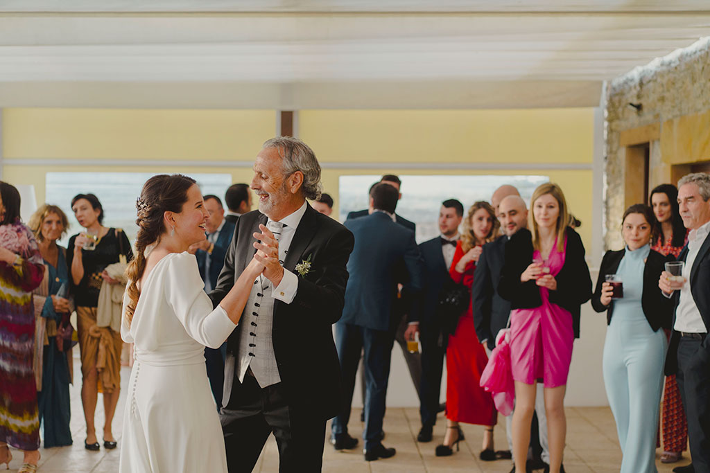 La novia y su padrino abren el Baile