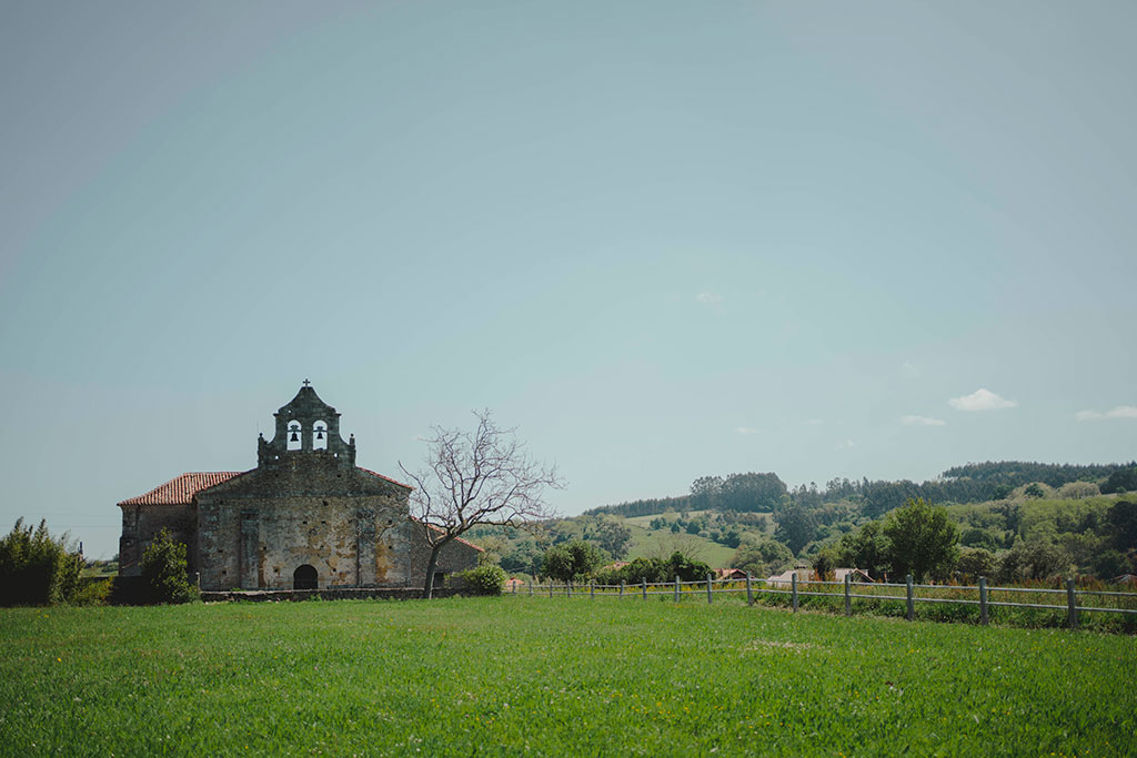 Iglesia de Mijares antes de la boda