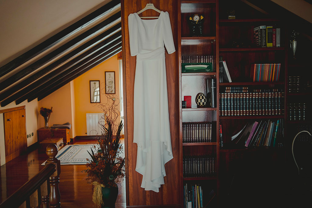 fotografía del vestido de la novia para la boda