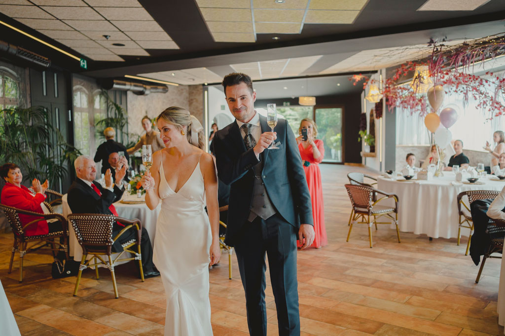 brindis de novios en su boda