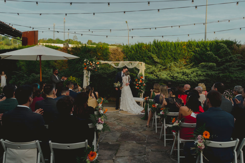 Beso de primer casados