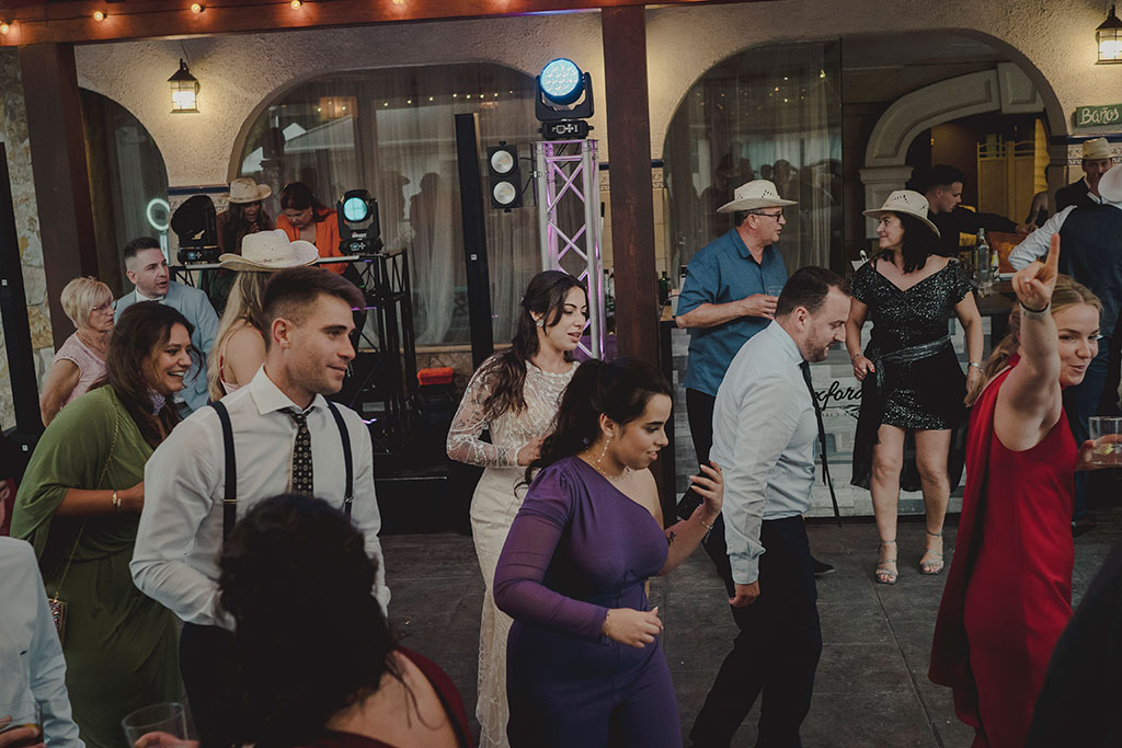 mejor fotografía de boda Santander momento fiesta