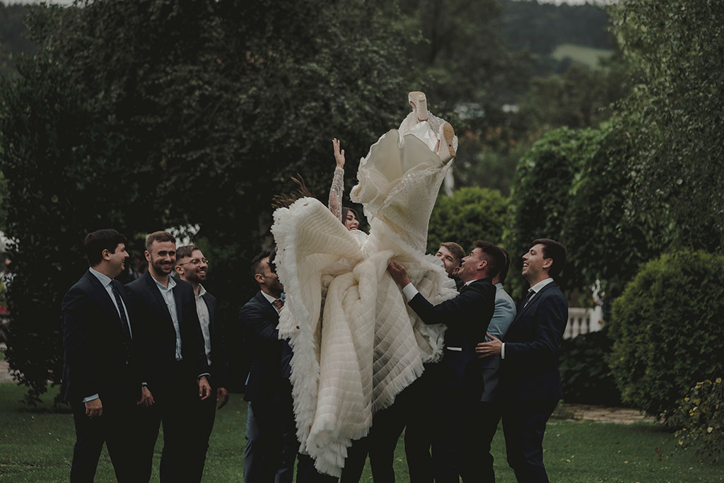 mejor fotógrafo de bodas en Santander novia por los aires