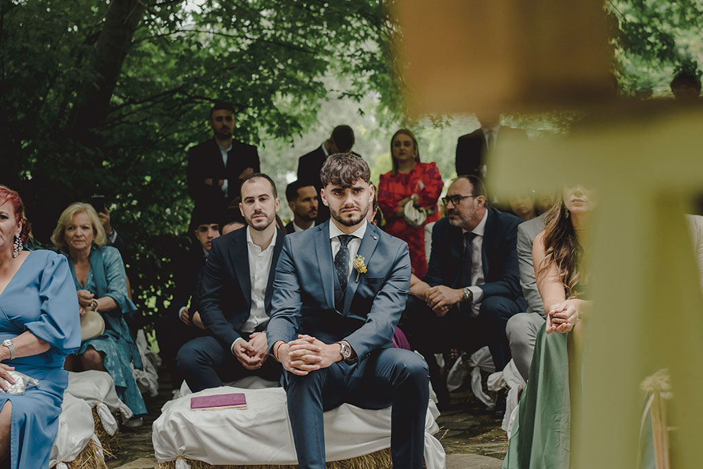 el mejor fotógrafo en Santander hermano en ceremonia