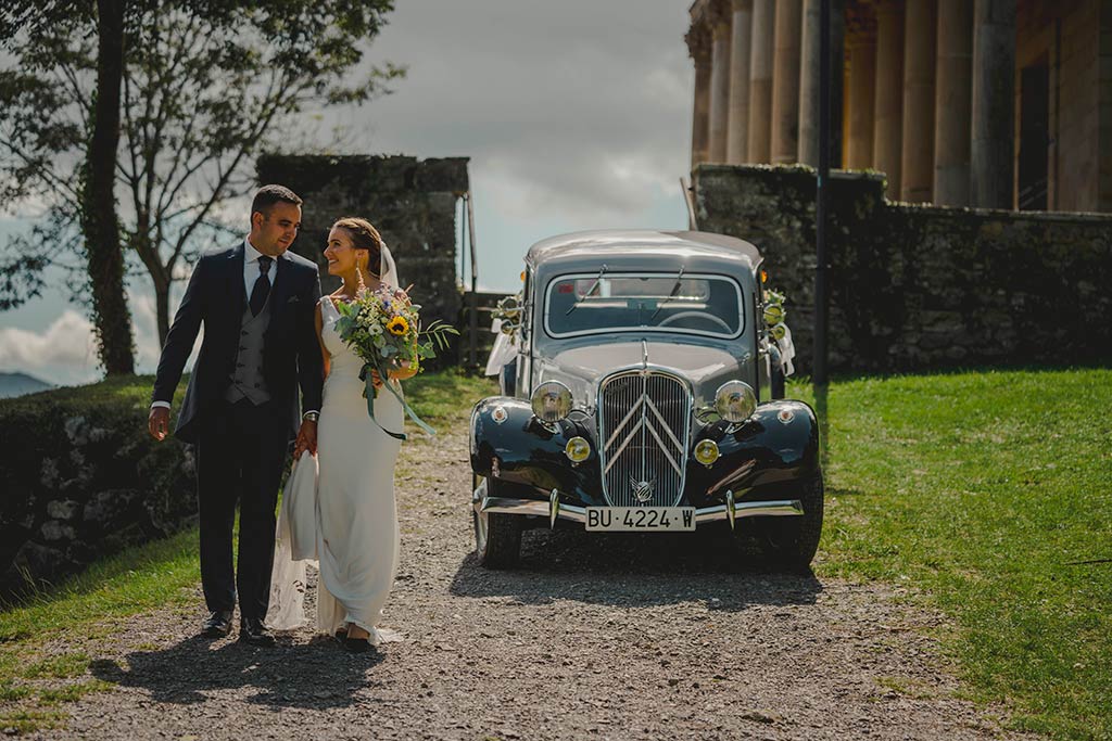 Los mejores fotógrafos de bodas en Cantabria coche