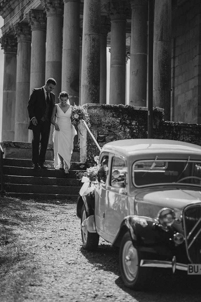 fotógrafo de bodas Cantabria Cason de la Marquesa coche escaleras