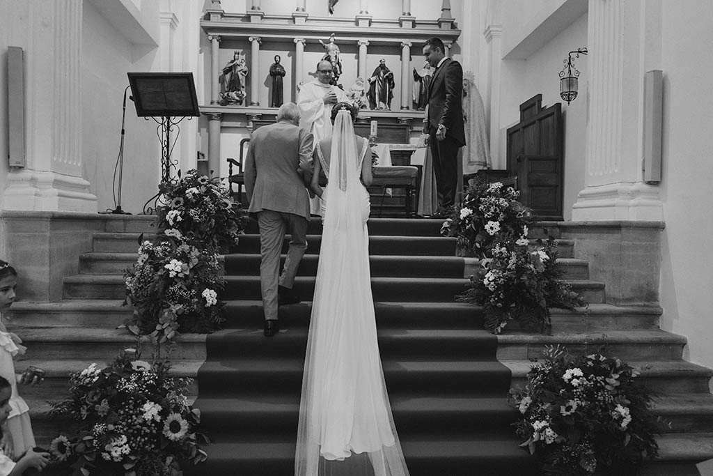 fotógrafo de bodas Cantabria Cason de la Marquesa subida altar