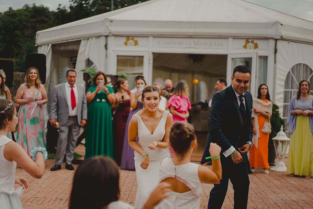 La mejor fotografía de boda en Cantabria de Marcos Greiz fiesta niños