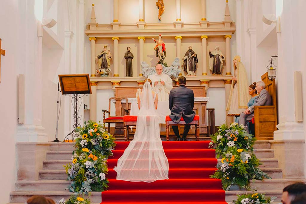 Marcos Greiz es el mejor fotógrafo de bodas en Cantabria altar