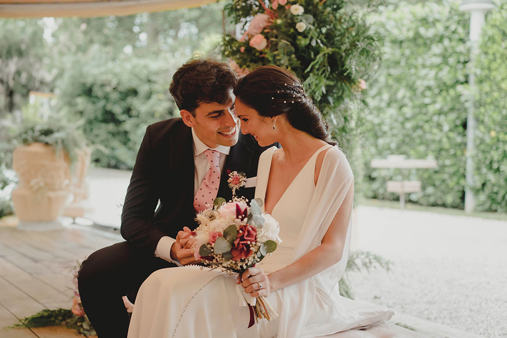 la mejor fotografía de boda emocional en Cantabria Finca San Juan pareja