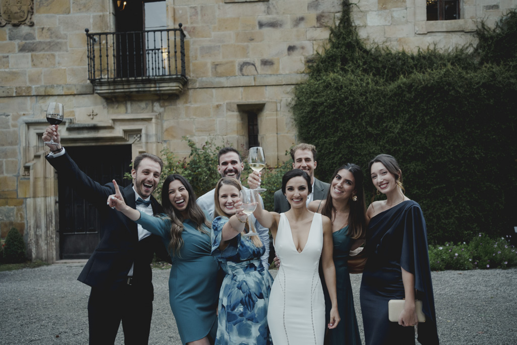 mejor fotógrafo de bodas Finca San Juan Cantabria amigas