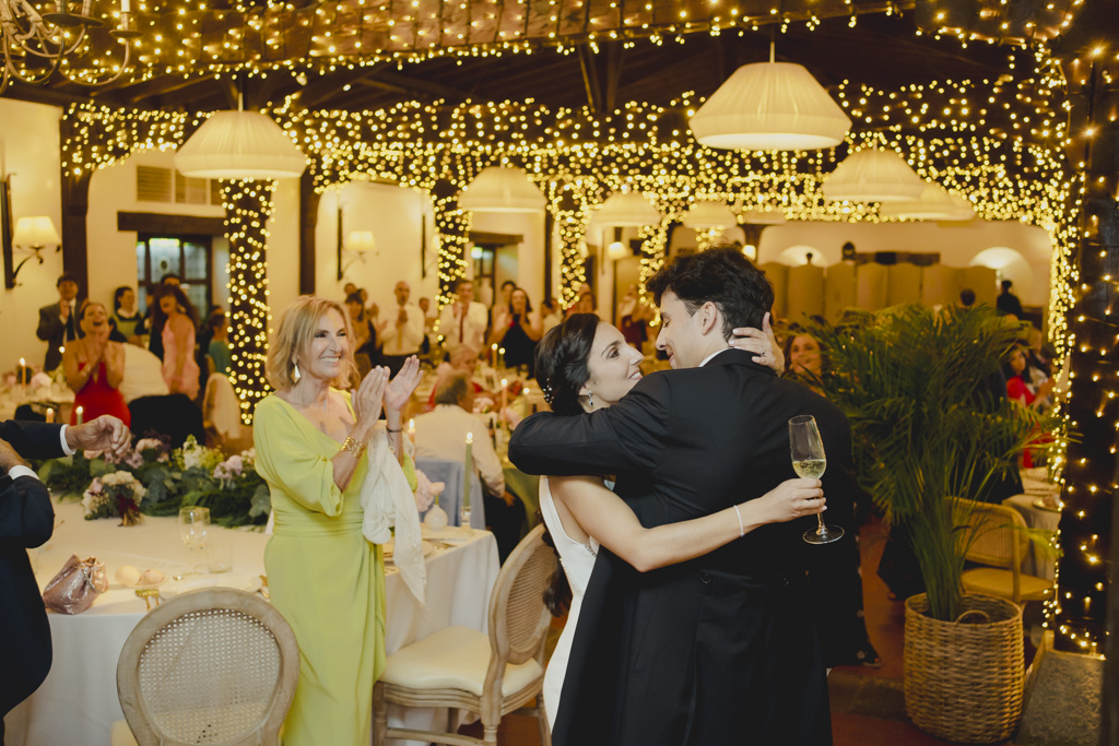 mejor fotógrafo de bodas Finca San Juan Cantabria brindis