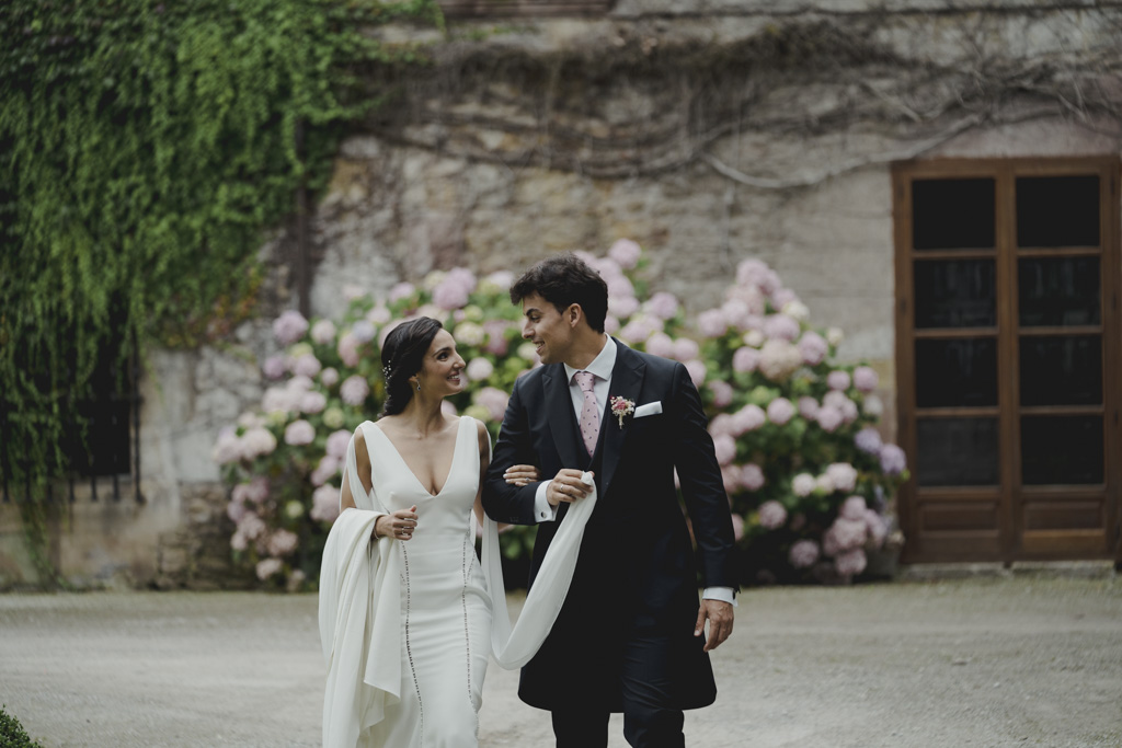 mejores fotografías de bodas emocional en Cantabria Finca San Juan sara y Yamandu